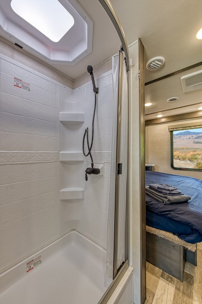 Road Bear RV Class A 30-32' With Slide-Out-Interior_shower