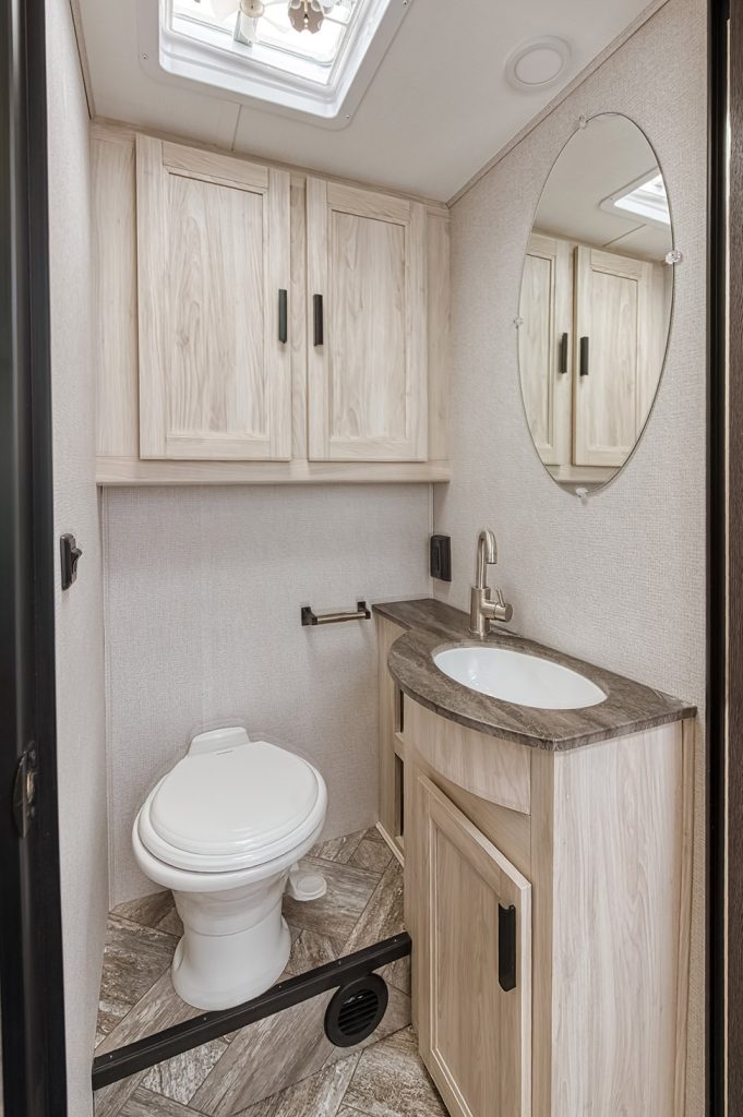 Road Bear RV Class C 29-31' With Slide-Out-Interior_bathroom